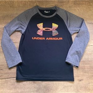 Boys Size 6 Under Armour Long Sleeve shirt